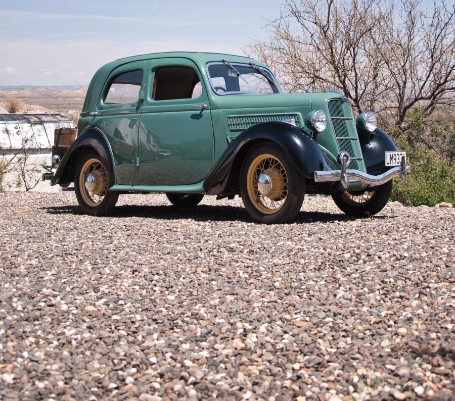  Ford Model CX Saloon 1935 года  (фото 1 из 8)